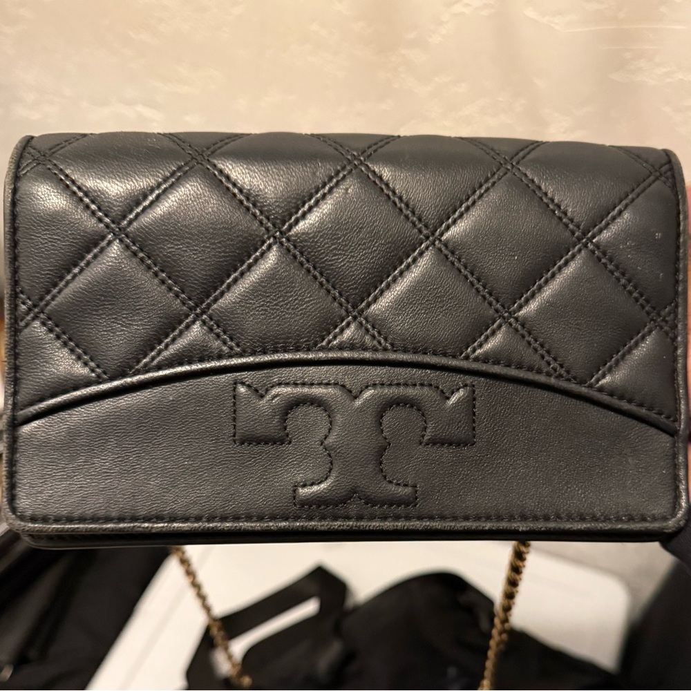 Tory Burch Savannah Chain wallet crossbody